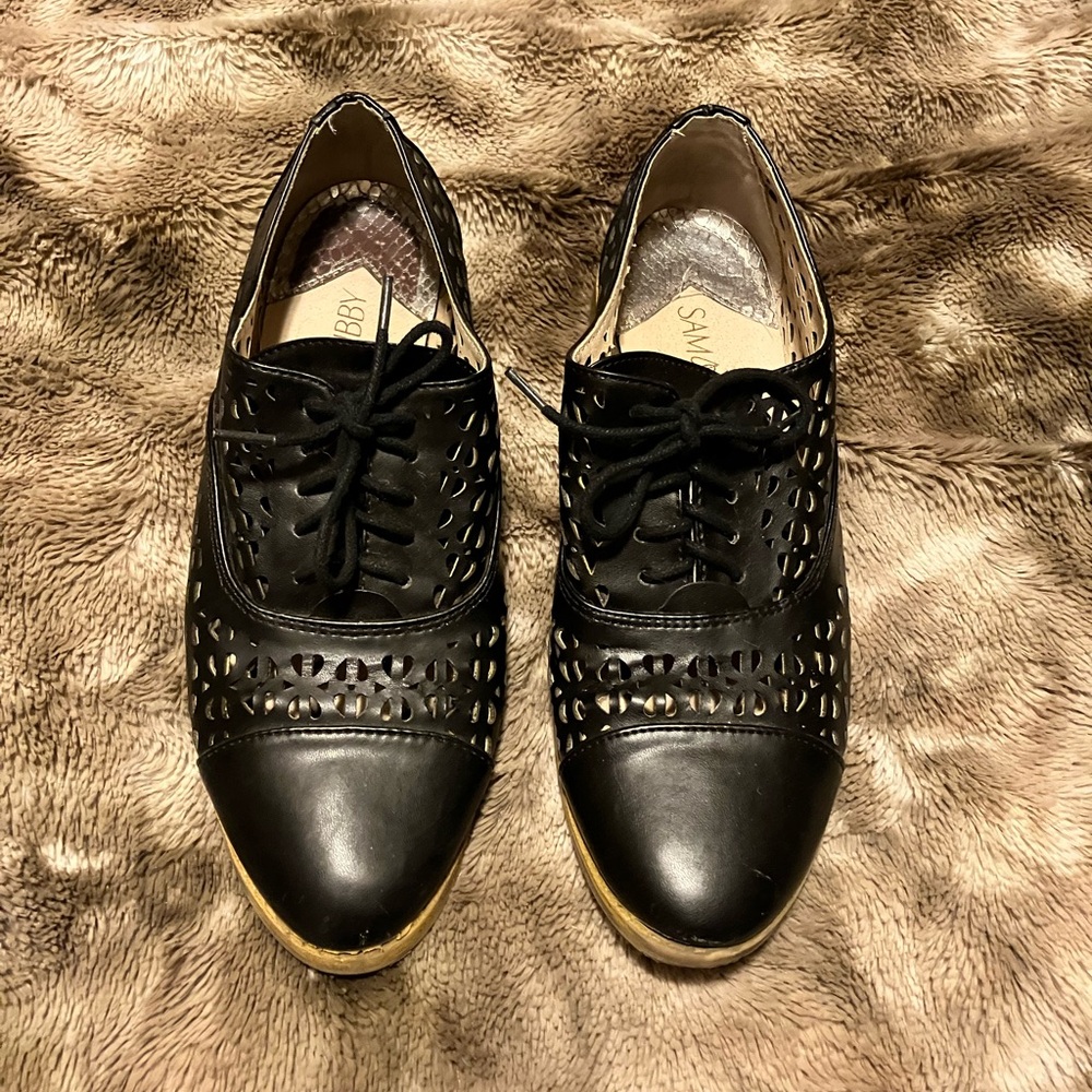 Sam and Libby black lace up loafers.